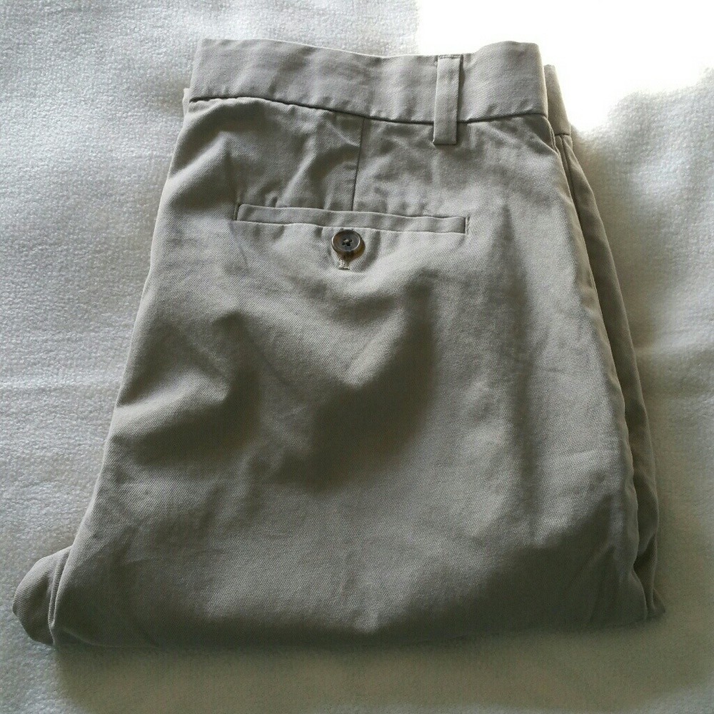 EUC GAP Straight Fit Khakis/Chinos, 35x30